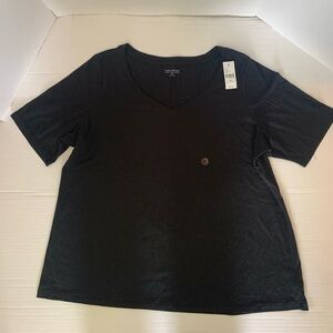 Women’s NWT LANE BRYANT V Neck Tee 18/20
